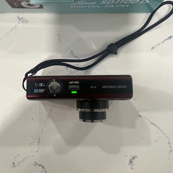 Canon PowerShot SD1100 IS Compact Digital Camera - Maroon Red - Picture 10 of 11